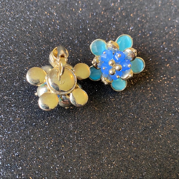 Liz Claiborne Shades of Blue Flower Clip On - Picture 5 of 7